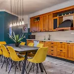 Stunning, Seafront 3br In The Heart Of By 360 Estates Lejlighed