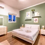 Lejlighed Stunning, Seafront 3br In The Heart Of By 360 Estates Sliema