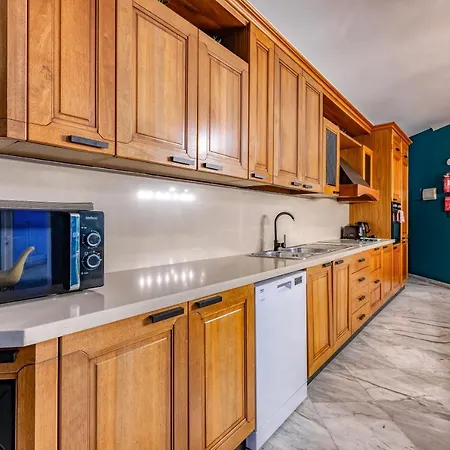Stunning, Seafront 3br In The Heart Of By 360 Estates Lägenhet