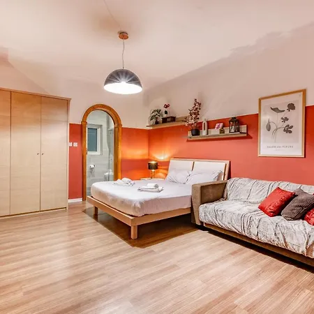 Stunning, Seafront 3br In The Heart Of By 360 Estates *