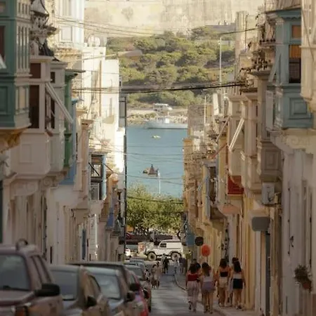 Apartament Stunning, Seafront 3br In The Heart Of By 360 Estates Sliema